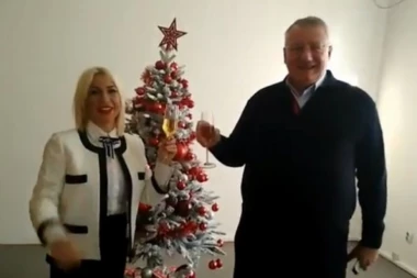 JEREMIĆEVA I ŠEŠELJ ČESTITAJU NOVU GODINU!