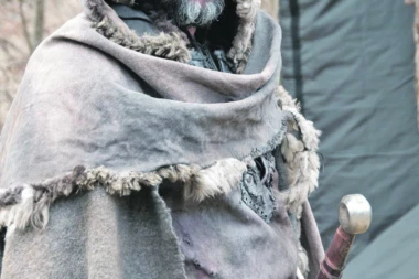 BUJKE PONOVO SAHRANIO NEMANJIĆE: Javni servis pere ruke od projekta veka