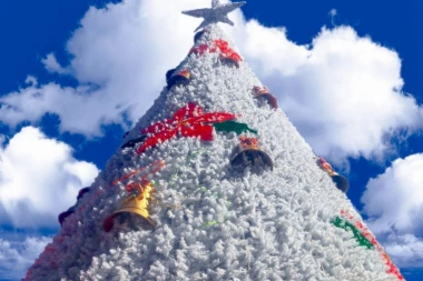 PRAZNIČNO JUTRO - MRAZ, MAGLA I KIŠA: Tokom dana čeka nas "veselija atmosfera"!