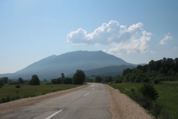 Završena drama na Rtnju: Pronađen teško povređeni paraglajderista!
