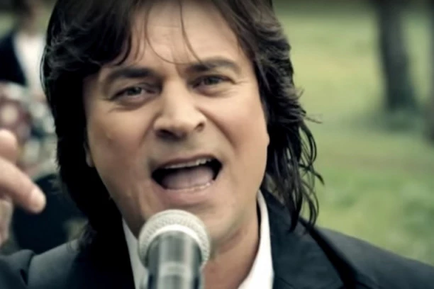 DA LI ZNATE KAKO SE ZAPRAVO ZOVE ALEN ISLAMOVIĆ? Zbog ovog razloga je pevač promenio ime!