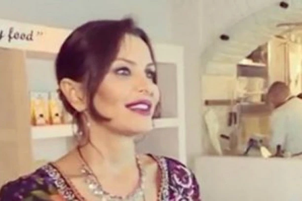 (VIDEO) Elena u PORODIČNOM DOMU UŽIVA SA NOVIM DEČKOM: UPOZNALA GA SA SINOM!