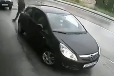 (HIT VIDEO) OVOM VOZAČU IZ ZAGREBA SE SMEJE CEO SVET