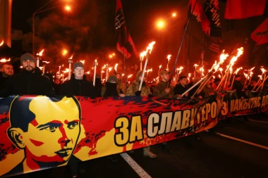 (FOTO) Gledaš li ovo, Evropo?! MARŠ UKRAJINSKIH NACIONALISTA