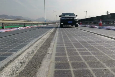 Isključivo za poslovne potrebe UKRALI DEO AUTO-PUTA