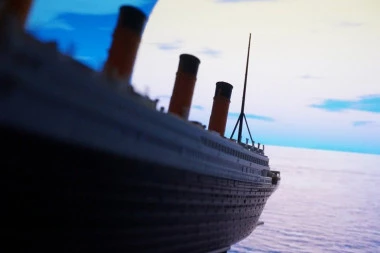 (FOTO) OVO NIKO NIJE ZNAO! Zvezda planetarno popularnog filma "Titanik" je ČIST BALKANAC: Zgranućete se kad vidite o kome je reč!