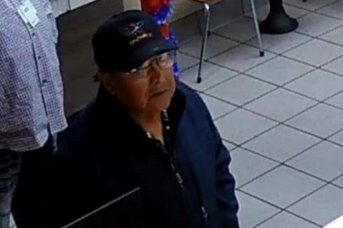 (VIDEO) SRAMAN POTEZ ČOVEKA: Ostavio psa na putu, a na ogrlici zakačio poruku -  "slobodan sam i imaću bebe"!