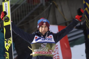 (VIDEO) Leti, leti, Štoh: Treća uzastopna pobeda Poljaka na Četiri skakaonice!