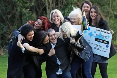 TAKSISTA OSVOJIO DŽEK POT: To je saznao nakon dva dana, kada je listić izvadio iz džepa!