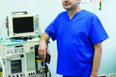 Dr Miroslav Đorđević, najveći stručnjak rekonstruktivne hirurgije: Prvi ću u svetu ženi presaditi penis!