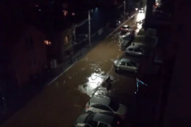 (VIDEO) DRAMA U LESKOVCU: Cela ulica pod vodom