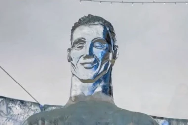 (VIDEO) Ledeni Ronaldo je hit u Rusiji!