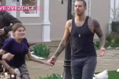 (VIDEO) Divna se zaigrala, pa uhvatila Filipa!