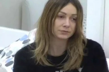 Macu tukli i maltretirali u  školi zato što je siromašna!