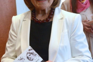 MIRA BANJAC DOŽIVELA SAOBRAĆAJNU NESREĆU: Glumica krenula na odmor sa sinom, pa imala UDES!