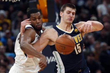 Slabo šutersko veče Nikole Jokića, Denver slavio