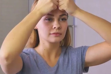 Joga za lice: Pet vežbi koje podmlađuju kožu