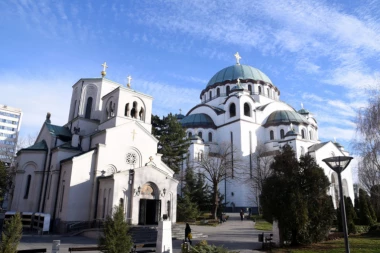 PODRŠKA SRPSKOM NARODU U CRNOJ GORI U sredu moleban ispred Hrama Svetog Save u Beogradu