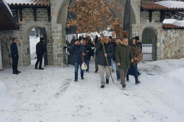 Ðurić: Blokada manastira čin bezumlja