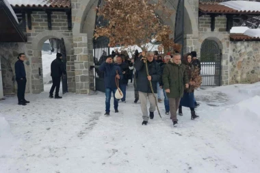 Ðurić: Blokada manastira čin bezumlja