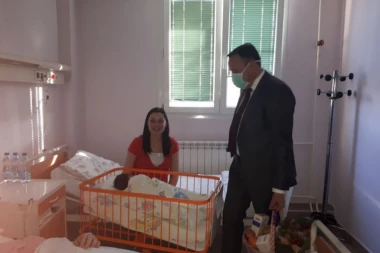 DIVNA VEST: Na Božić rođene četiri devojčice u KBC!