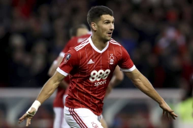 NAZVAO GA "TOBDŽIJA": Erik Lihaj srušio Arsenal, pa dobio psa!