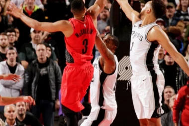 (VIDEO) Oklahomi nije vredeo ni Vestbrukov "tripl-dabl", Portland srušio Sparse