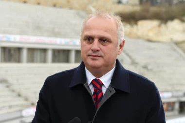 (FOTO) Vesić: Arena sutra od podneva prima pacijente