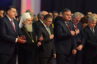 PATRIJARH SRPSKI IRINEJ U BANJALUCI: Bogu hvala na VUČIĆU koji se LAVOVSKI BORI ZA SRBE!