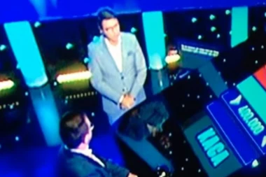 (VIDEO) SKANDAL NA RTS, MEMEDOVIĆ POMOGAO TAKMIČARU?! Pogledajte snimak o kojem priča cela Srbija