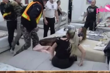 (VIDEO) PAKAO U "ZADRUZI": Maca šutnula Teodoru, ova joj vratila, A ANĐELO POTPUNO POBESNEO!