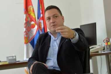 NORMALNO! Odbačena tužba protiv direktora škola, jer insistiraju na nošenju maski!