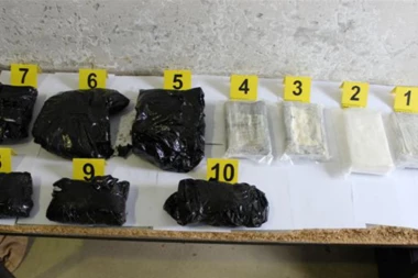 ORGOMAN ULOV FRANCUSKE POLICIJE: U sportskim torbama dileri krili 752 KILOGRAMA KOKAINA!