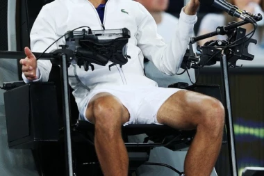 (VIDEO) NOLE HTEO DA SUDI, ZABAVLJAO NADALA.... Evo zašto je Đoković najveći šoumen među sportistima