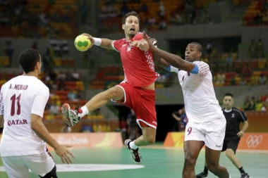 HRVATSKI RUKOMETAŠ KARAČIĆ TVRDI: Ako bude incidenata, telima ćemo štititi Srbe