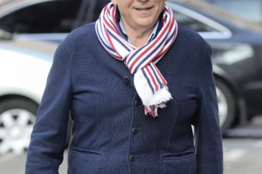 BANE IVKOVIĆ O HAOSU KOJI JE PRETHODIO HAPŠENJU MILOŠEVIĆA I O LAŽIMA U SERIJI "PORODICA"! Evo kakva je uloga Čede Jovanovića u svemu tome!