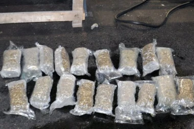 Sprečen unos kilograma marihuane u Srbiju