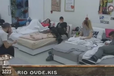 Luna Đogani zgadila sve: MOJA SESTRA JE POJELA KUČEĆE GOVNO!