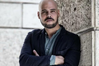 ČOVEK KOJI 11 GODINA ŽIVI U MRAKU