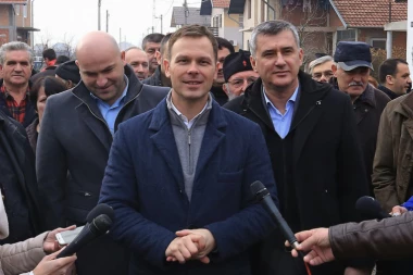 SINIŠA MALI U MLADENOVAČKOM SELU ŠEPŠIN: SNS brine o svim građanima