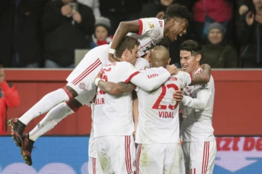 (VIDEO) BAVARCI SE PROŠETALI KROZ LEVERKUZEN: Bajern nastavio pobedničku seriju