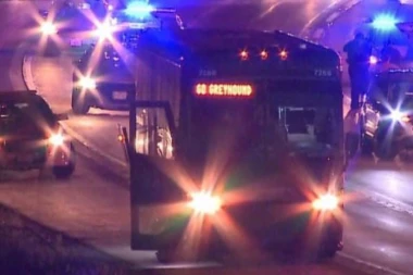 FILMSKA JURNJAVA SA POLICIJOM: Naoružani muškarac kidnapovao autobus sa 40 putnika!
