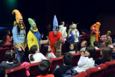 SRPSKA NOVA GODINA U ZNAKU NAJMLAĐIH!