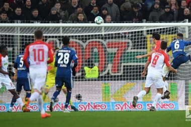 ZANIMLJIVO KOLO BUNDESLIGE: Remi Verdera i Hofenhajma, pobede Štutgarta, Augsburga i Hanovera