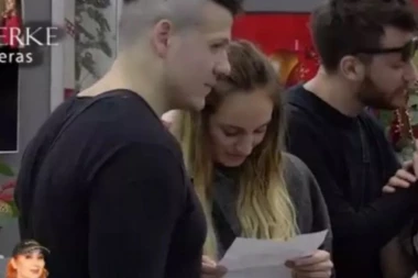 (VIDEO) Sloba IZNENADIO Lunu za 4 meseca veze, a ona je BURNO odreagovala!!