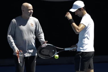 (FOTO) Đoković spreman za pohod na Melburn