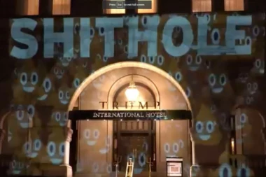 (VIDEO) "VUKOJEBINA" ISPISANO NA TRAMPOVOM HOTELU