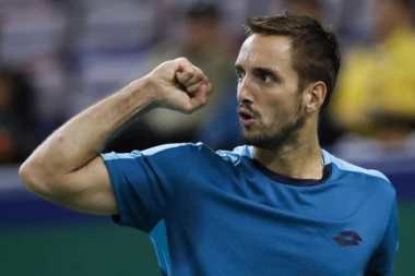 Troicki na korak od Rolan Garosa!