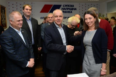 EKSPRESNO SAKUPILI POTPISE! Naprednjaci predali izbornu listu