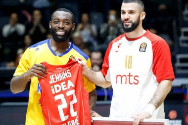 (VIDEO) Đenka bodrio Zvezdu u Moskvi!